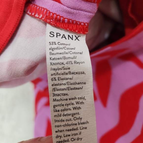 Spanx On-the-Go Printed Shorts colorful zebra animal print pink and red - Picture 6 of 6